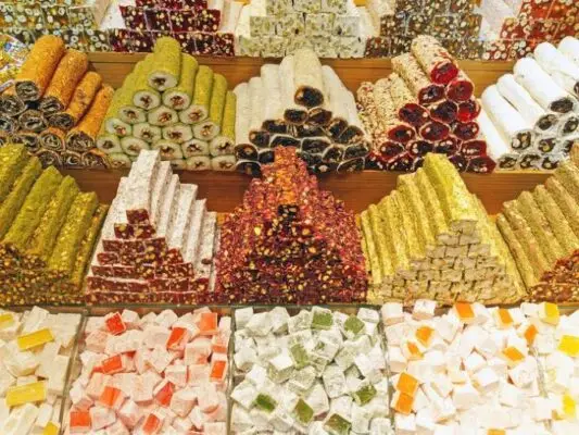 خوراکی در بازار بزرگ استانبول | میزبان بلیط