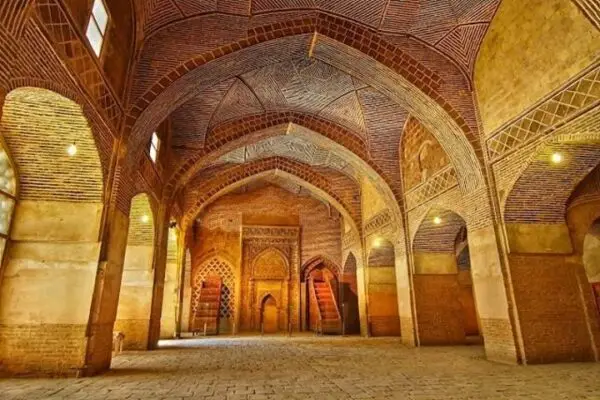 معماری مسجد جامع عتیق اصفهان | میزبان بلیط