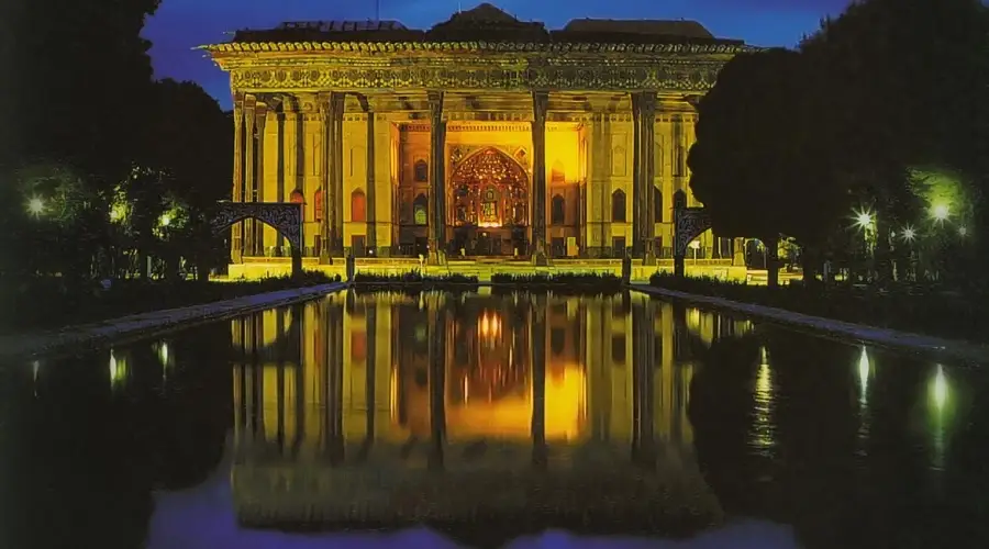 کاخ چهل ستون اصفهان | میزبان بلیط