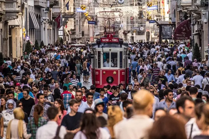 خیابان استقلال استانبول | میزبان بلیط