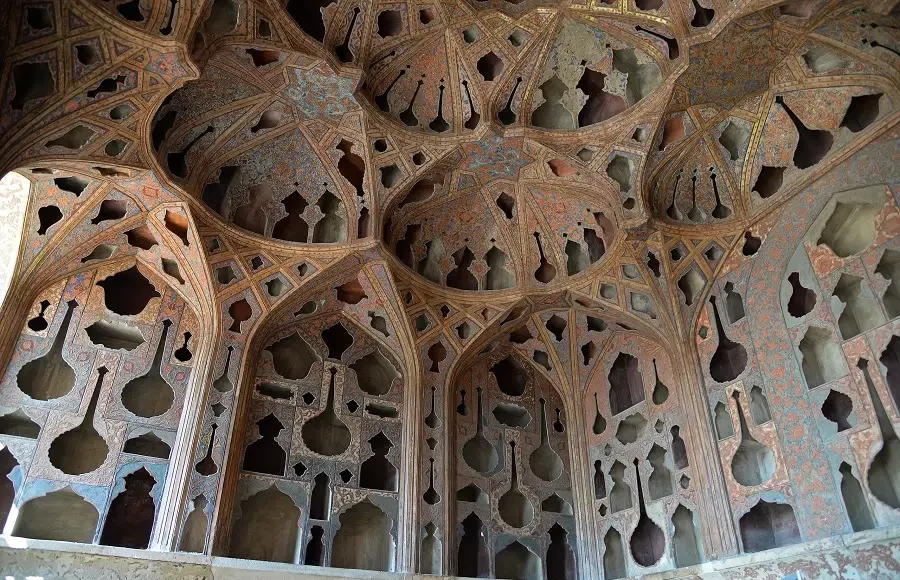 معماری عمارت عالی قاپو اصفهان | میزبان بلیط